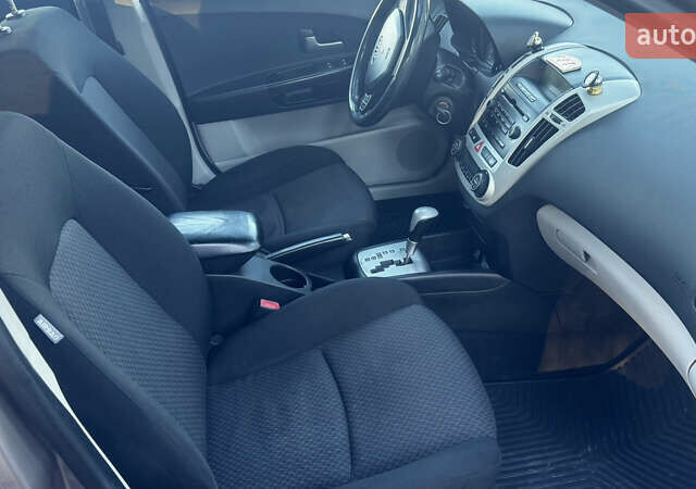 Бежевый Киа Сид, объемом двигателя 1.6 л и пробегом 226 тыс. км за 5750 $, фото 14 на Automoto.ua