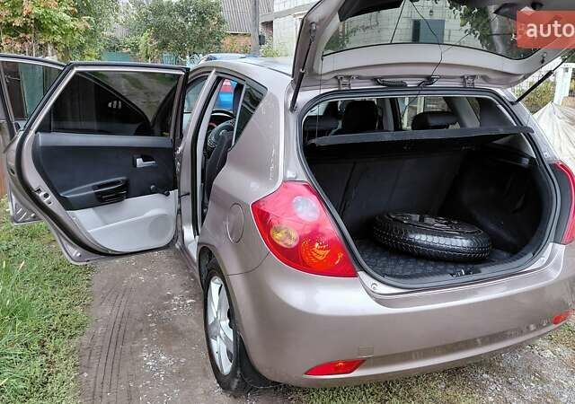 Бежевый Киа Сид, объемом двигателя 1.59 л и пробегом 328 тыс. км за 5500 $, фото 4 на Automoto.ua
