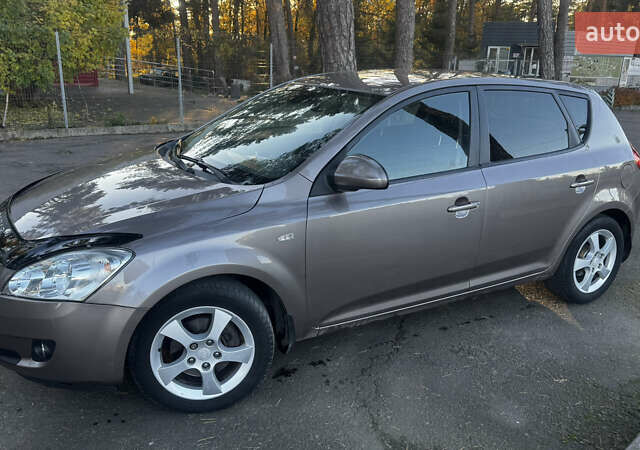 Бежевый Киа Сид, объемом двигателя 1.6 л и пробегом 226 тыс. км за 5750 $, фото 1 на Automoto.ua