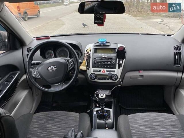 Бежевый Киа Сид, объемом двигателя 1.6 л и пробегом 280 тыс. км за 5999 $, фото 18 на Automoto.ua