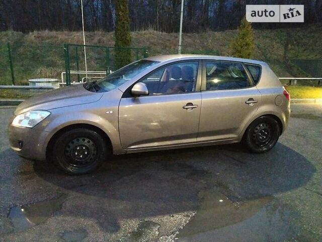 Киа Сид 2008 в Харькове на Automoto.ua Бежевый Киа Сид, объемом двигателя 1.4 л и пробегом 233 тыс. км за 6000 $, фото 3 на Automoto.ua