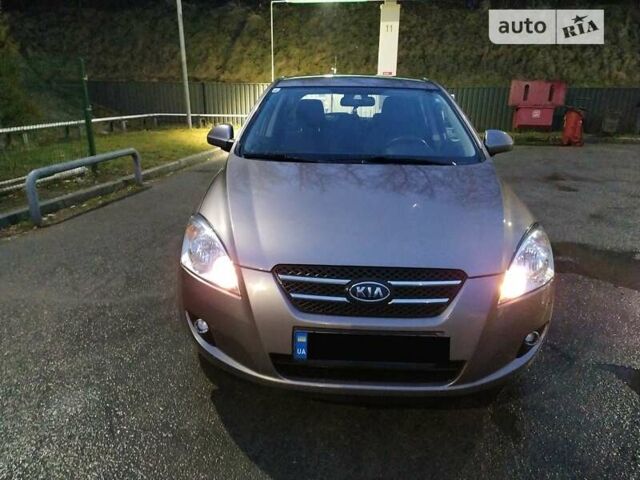 Киа Сид 2008 в Харькове на Automoto.ua Бежевый Киа Сид, объемом двигателя 1.4 л и пробегом 233 тыс. км за 6000 $, фото 1 на Automoto.ua