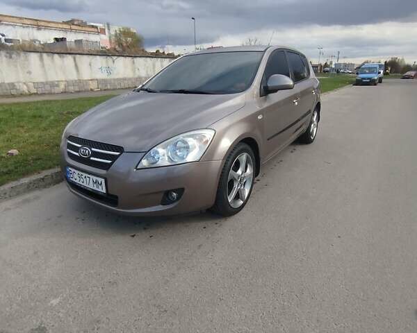 Бежевий Кіа Сід, об'ємом двигуна 1.58 л та пробігом 255 тис. км за 5200 $, фото 2 на Automoto.ua