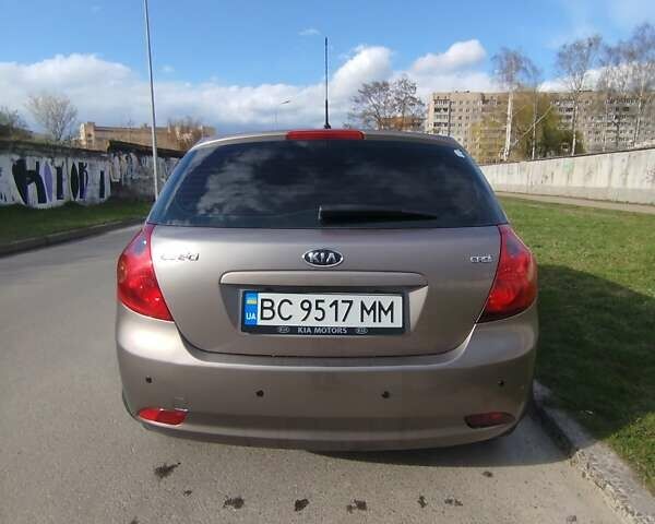 Бежевий Кіа Сід, об'ємом двигуна 1.58 л та пробігом 255 тис. км за 5200 $, фото 5 на Automoto.ua