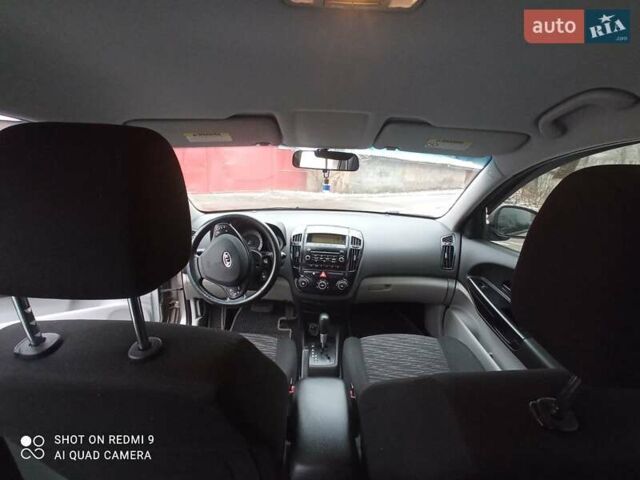 Бежевый Киа Сид, объемом двигателя 1.6 л и пробегом 182 тыс. км за 5900 $, фото 4 на Automoto.ua
