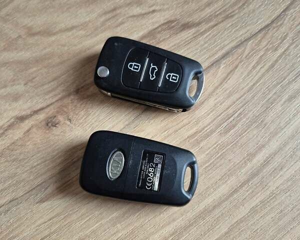 Бежевий Кіа Сід, об'ємом двигуна 1.6 л та пробігом 246 тис. км за 6500 $, фото 42 на Automoto.ua