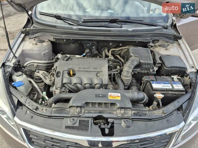 Бежевий Кіа Сід, об'ємом двигуна 1.6 л та пробігом 246 тис. км за 6500 $, фото 38 на Automoto.ua