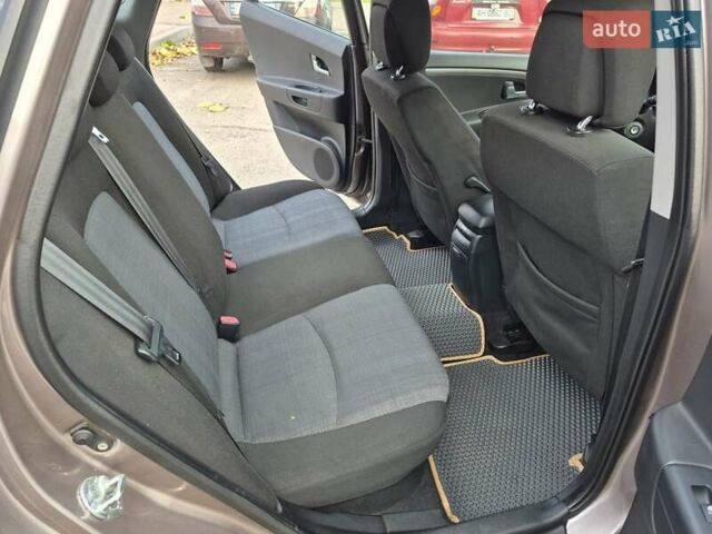 Бежевий Кіа Сід, об'ємом двигуна 1.6 л та пробігом 246 тис. км за 6500 $, фото 28 на Automoto.ua