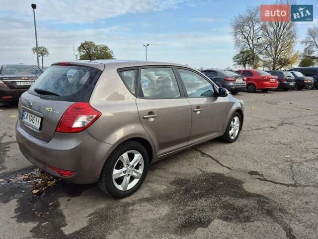 Бежевий Кіа Сід, об'ємом двигуна 1.6 л та пробігом 246 тис. км за 6500 $, фото 14 на Automoto.ua