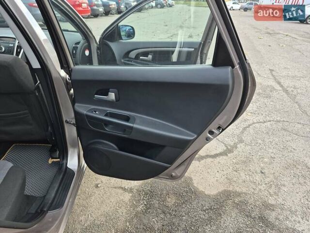 Бежевий Кіа Сід, об'ємом двигуна 1.6 л та пробігом 246 тис. км за 6500 $, фото 22 на Automoto.ua