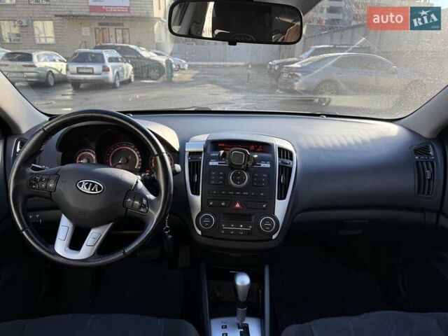 Бежевий Кіа Сід, об'ємом двигуна 1.59 л та пробігом 127 тис. км за 9700 $, фото 7 на Automoto.ua