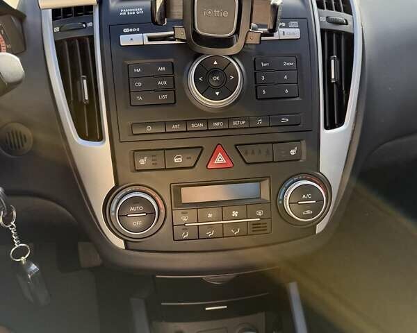 Бежевий Кіа Сід, об'ємом двигуна 1.59 л та пробігом 127 тис. км за 9700 $, фото 8 на Automoto.ua