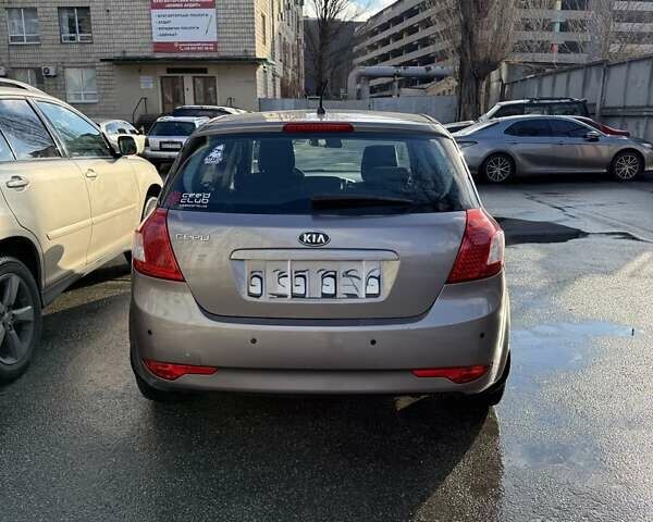 Бежевий Кіа Сід, об'ємом двигуна 1.59 л та пробігом 127 тис. км за 9700 $, фото 6 на Automoto.ua