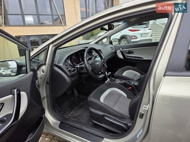 Бежевый Киа Сид, объемом двигателя 1.58 л и пробегом 94 тыс. км за 10500 $, фото 7 на Automoto.ua