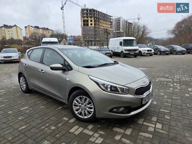 Бежевый Киа Сид, объемом двигателя 1.58 л и пробегом 94 тыс. км за 10500 $, фото 1 на Automoto.ua