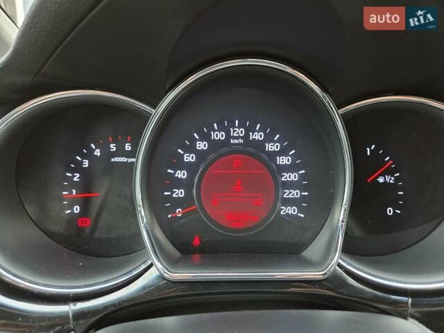 Бежевый Киа Сид, объемом двигателя 1.58 л и пробегом 94 тыс. км за 10500 $, фото 2 на Automoto.ua