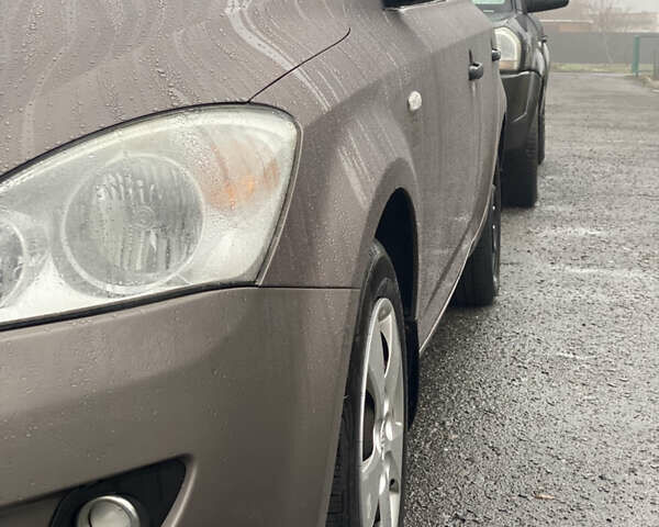 Бежевий Кіа Сід, об'ємом двигуна 0 л та пробігом 226 тис. км за 5500 $, фото 7 на Automoto.ua