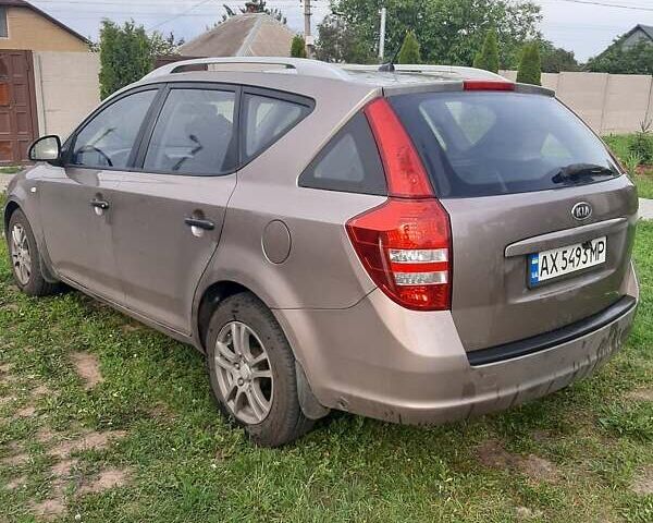 Бежевый Киа Сид, объемом двигателя 1.59 л и пробегом 254 тыс. км за 5400 $, фото 1 на Automoto.ua