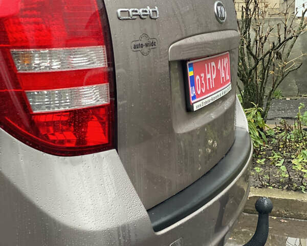 Бежевий Кіа Сід, об'ємом двигуна 0 л та пробігом 226 тис. км за 5500 $, фото 10 на Automoto.ua