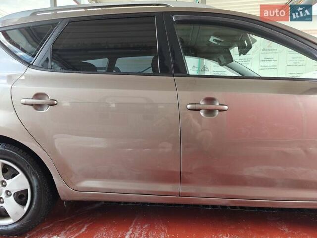 Бежевий Кіа Сід, об'ємом двигуна 1.59 л та пробігом 125 тис. км за 6000 $, фото 12 на Automoto.ua