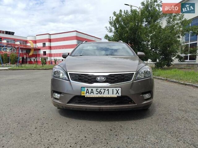 Бежевий Кіа Сід, об'ємом двигуна 1.59 л та пробігом 125 тис. км за 6000 $, фото 10 на Automoto.ua