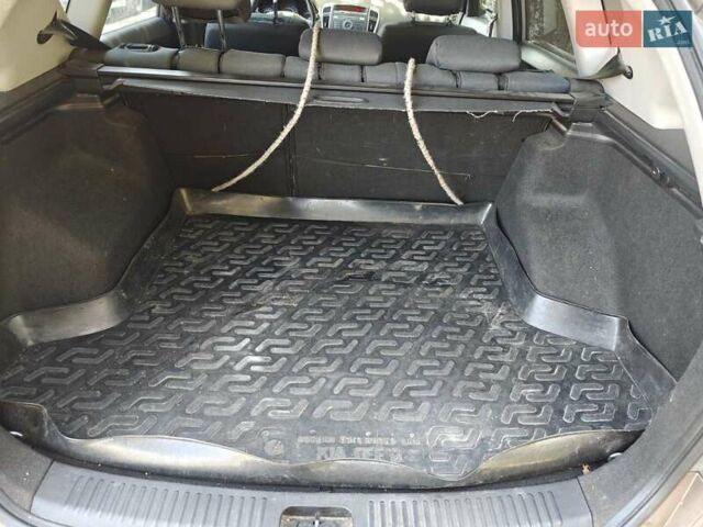 Бежевий Кіа Сід, об'ємом двигуна 1.59 л та пробігом 125 тис. км за 6000 $, фото 5 на Automoto.ua