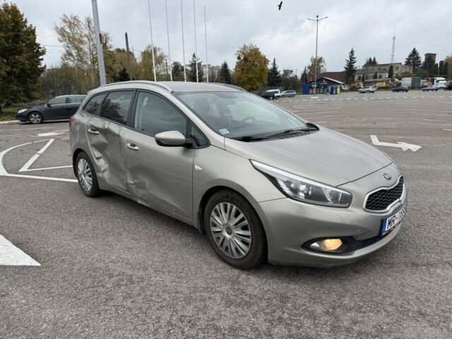 Киа Сид 2013 в Житомире на Automoto.ua Бежевый Киа Сид, объемом двигателя 1.4 л и пробегом 236 тыс. км за 5500 $, фото 1 на Automoto.ua