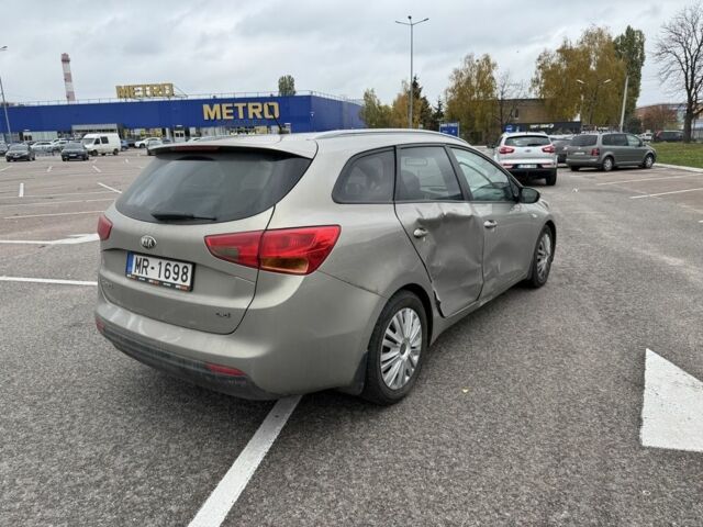 Киа Сид 2013 в Житомире на Automoto.ua Бежевый Киа Сид, объемом двигателя 1.4 л и пробегом 236 тыс. км за 5500 $, фото 3 на Automoto.ua