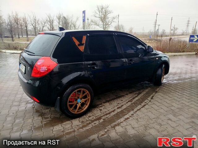 Чорний Кіа Сід, об'ємом двигуна 1.6 л та пробігом 28000 тис. км за 5600 $, фото 3 на Automoto.ua