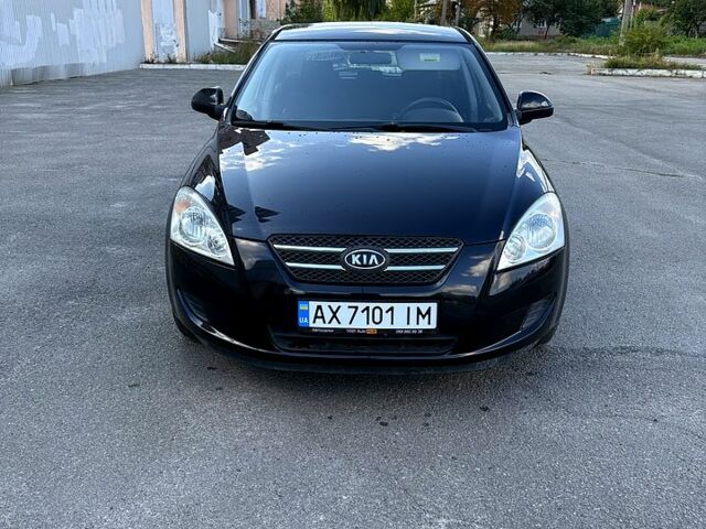 Черный Киа Сид, объемом двигателя 1.4 л и пробегом 206 тыс. км за 4800 $, фото 3 на Automoto.ua
