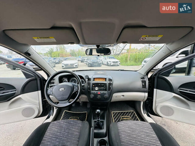 Черный Киа Сид, объемом двигателя 1.4 л и пробегом 204 тыс. км за 5600 $, фото 18 на Automoto.ua