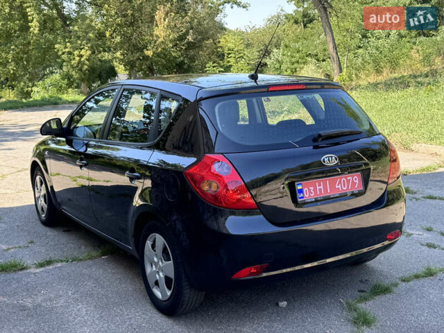 Чорний Кіа Сід, об'ємом двигуна 0 л та пробігом 161 тис. км за 5799 $, фото 8 на Automoto.ua