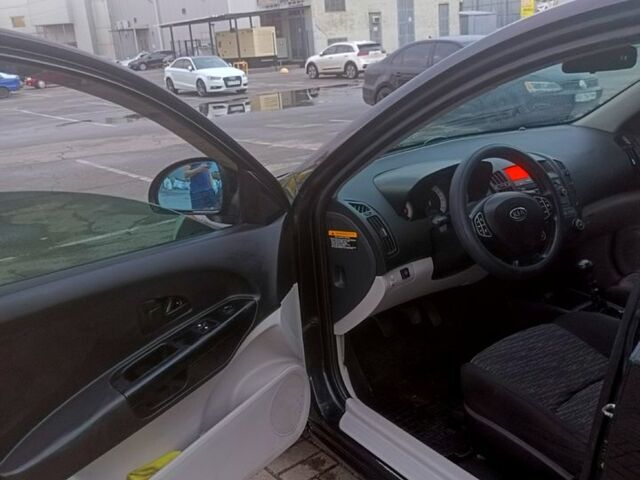 Черный Киа Сид, объемом двигателя 1.6 л и пробегом 287 тыс. км за 4999 $, фото 1 на Automoto.ua