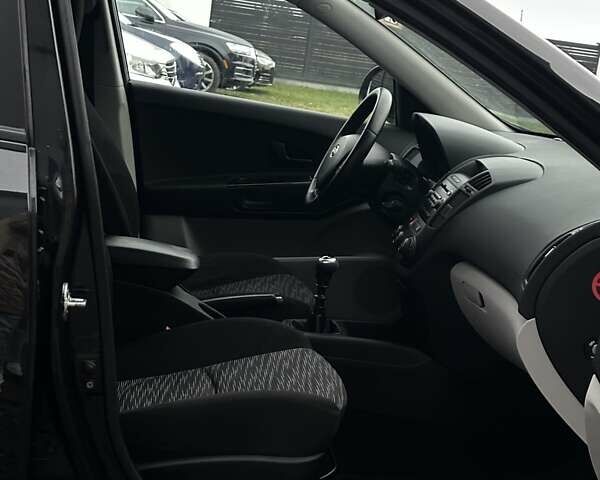 Черный Киа Сид, объемом двигателя 1.6 л и пробегом 238 тыс. км за 5700 $, фото 32 на Automoto.ua