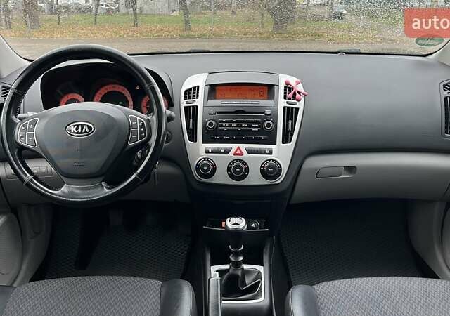 Черный Киа Сид, объемом двигателя 1.6 л и пробегом 310 тыс. км за 5990 $, фото 11 на Automoto.ua