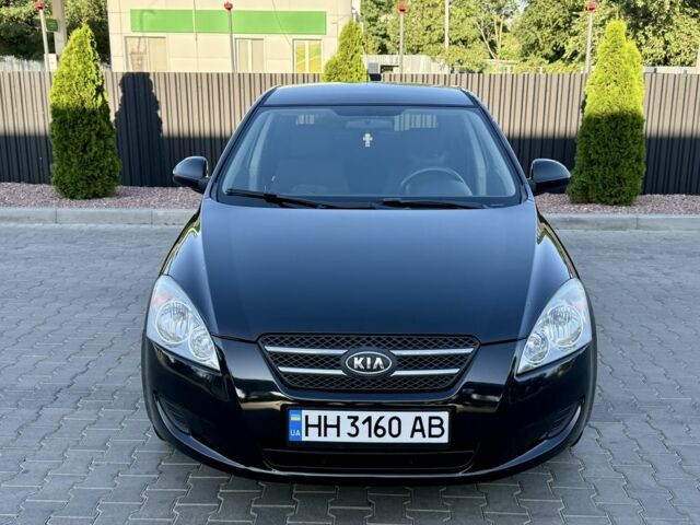 Черный Киа Сид, объемом двигателя 1.4 л и пробегом 160 тыс. км за 5550 $, фото 2 на Automoto.ua