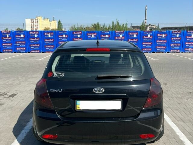 Черный Киа Сид, объемом двигателя 1.4 л и пробегом 260 тыс. км за 4200 $, фото 2 на Automoto.ua