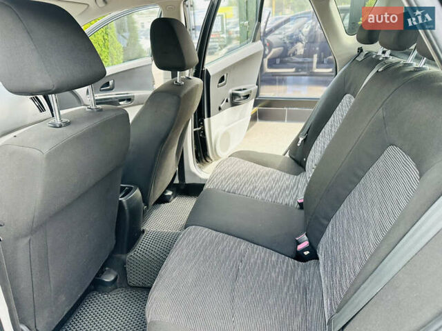 Черный Киа Сид, объемом двигателя 1.4 л и пробегом 204 тыс. км за 5600 $, фото 15 на Automoto.ua