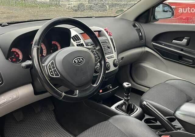 Черный Киа Сид, объемом двигателя 1.6 л и пробегом 310 тыс. км за 5990 $, фото 8 на Automoto.ua