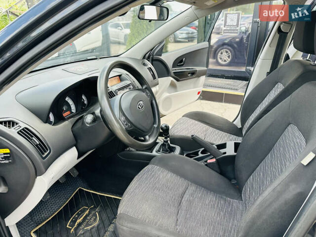 Черный Киа Сид, объемом двигателя 1.4 л и пробегом 204 тыс. км за 5600 $, фото 12 на Automoto.ua