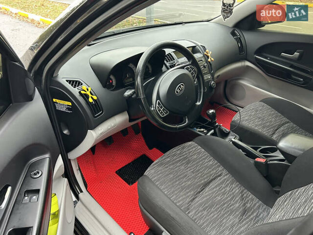 Черный Киа Сид, объемом двигателя 1.6 л и пробегом 270 тыс. км за 5200 $, фото 9 на Automoto.ua