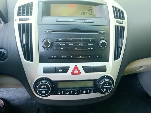 Черный Киа Сид, объемом двигателя 2 л и пробегом 275 тыс. км за 5400 $, фото 7 на Automoto.ua