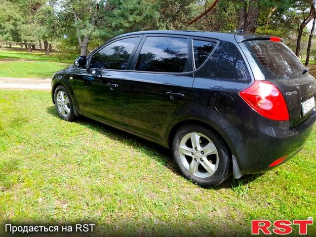 Черный Киа Сид, объемом двигателя 1.6 л и пробегом 193 тыс. км за 6200 $, фото 4 на Automoto.ua