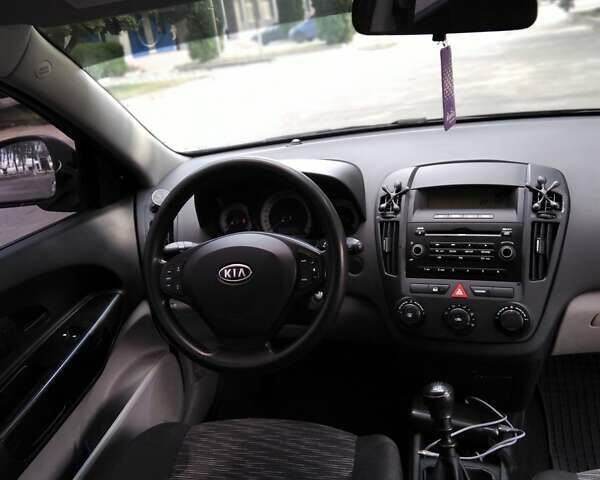 Черный Киа Сид, объемом двигателя 1.4 л и пробегом 262 тыс. км за 4550 $, фото 7 на Automoto.ua
