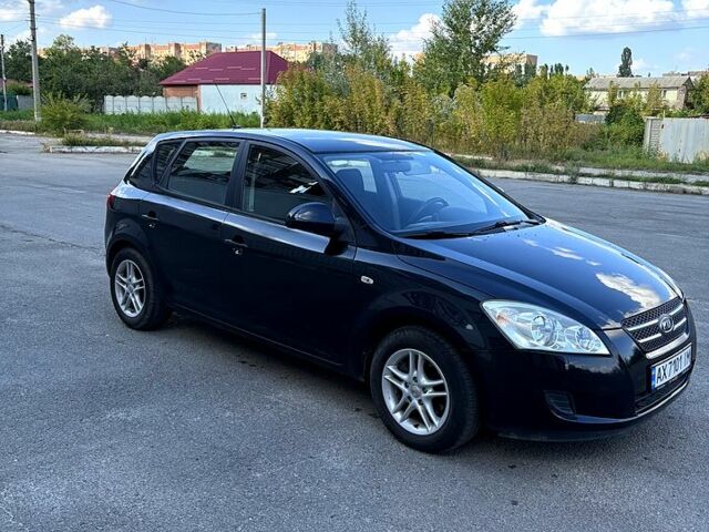 Черный Киа Сид, объемом двигателя 1.4 л и пробегом 206 тыс. км за 4800 $, фото 2 на Automoto.ua