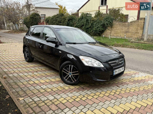 Черный Киа Сид, объемом двигателя 1.6 л и пробегом 203 тыс. км за 5900 $, фото 2 на Automoto.ua