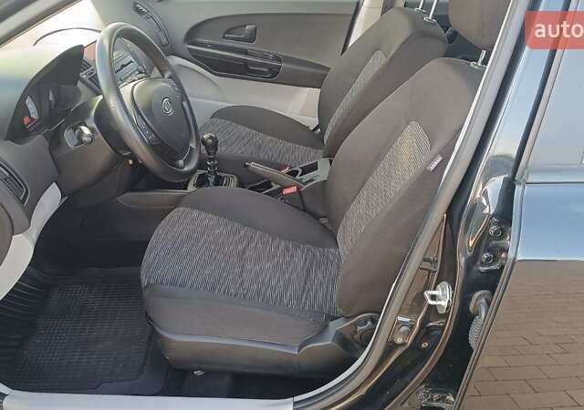 Кіа Сід 2007 у Києві на Automoto.ua Чорний Кіа Сід, об'ємом двигуна 1.4 л та пробігом 109 тис. км за 4885 $, фото 11 на Automoto.ua