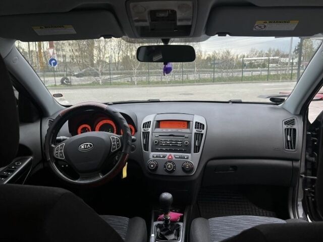 Чорний Кіа Сід, об'ємом двигуна 1.4 л та пробігом 240 тис. км за 5300 $, фото 2 на Automoto.ua