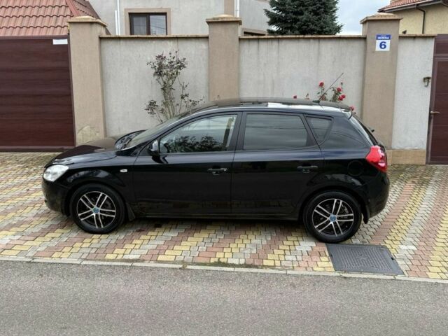 Черный Киа Сид, объемом двигателя 1.6 л и пробегом 203 тыс. км за 5900 $, фото 12 на Automoto.ua