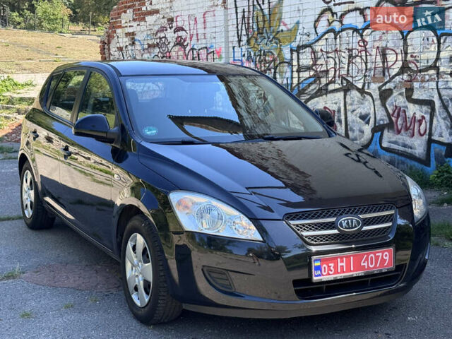 Чорний Кіа Сід, об'ємом двигуна 0 л та пробігом 161 тис. км за 5799 $, фото 2 на Automoto.ua